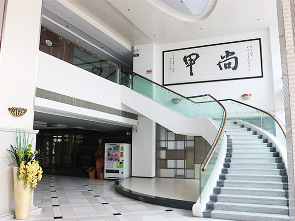 潤東方環?？照{公司銷售部內部環境